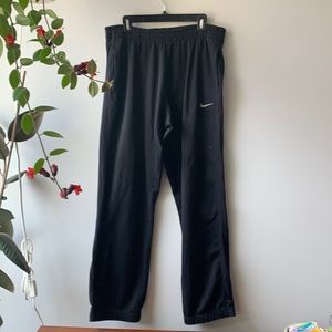 Nike Therma-Fit Black Sweatpants. Large.